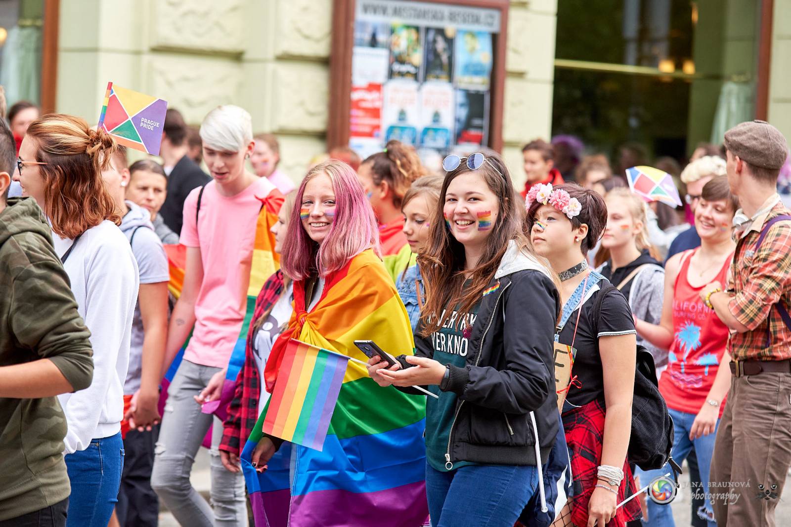 Pilsen Pride podruhé: Duhový průvod prošel Plzní, narušili ho demonstranti