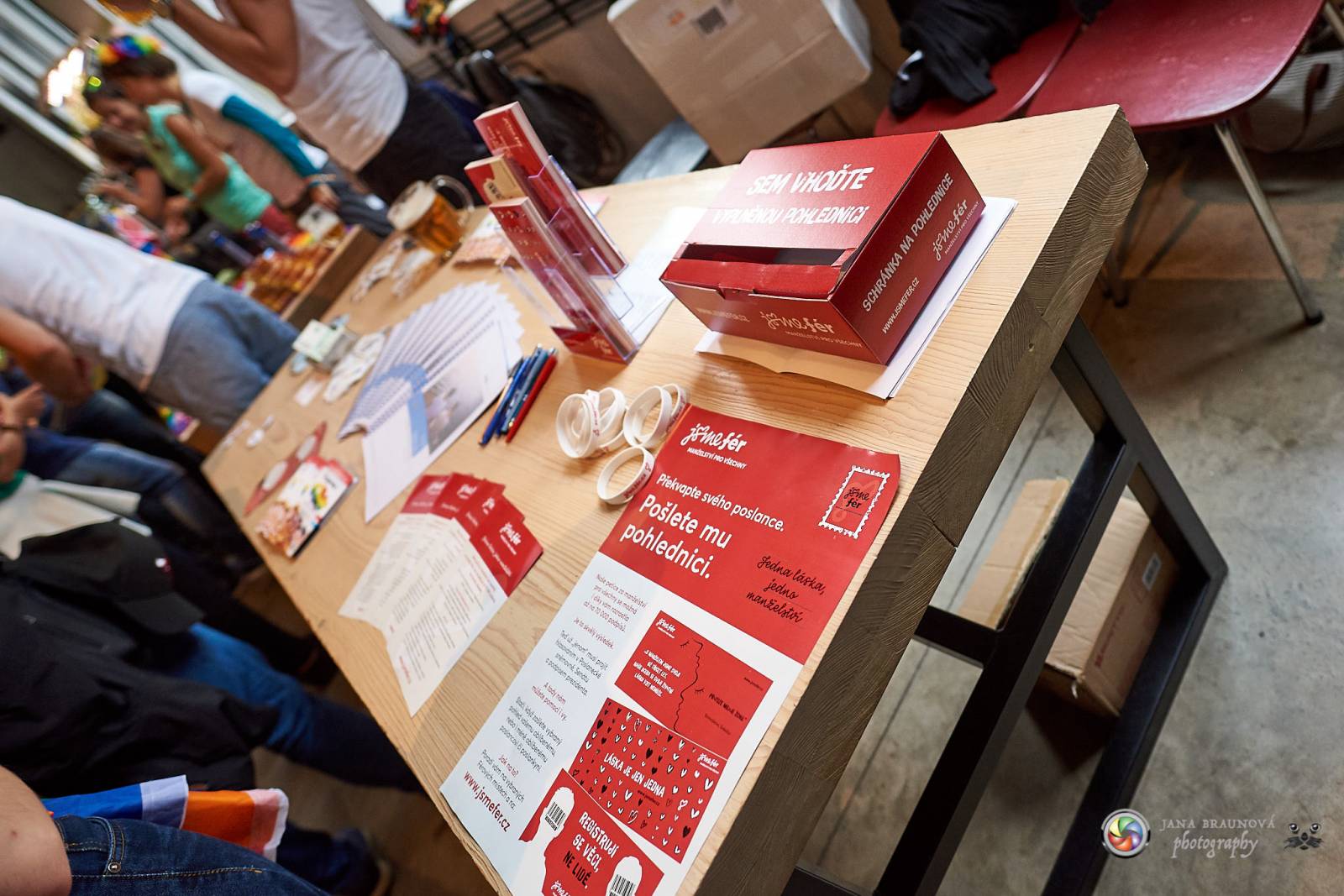 Pilsen Pride podruhé: Duhový průvod prošel Plzní, narušili ho demonstranti