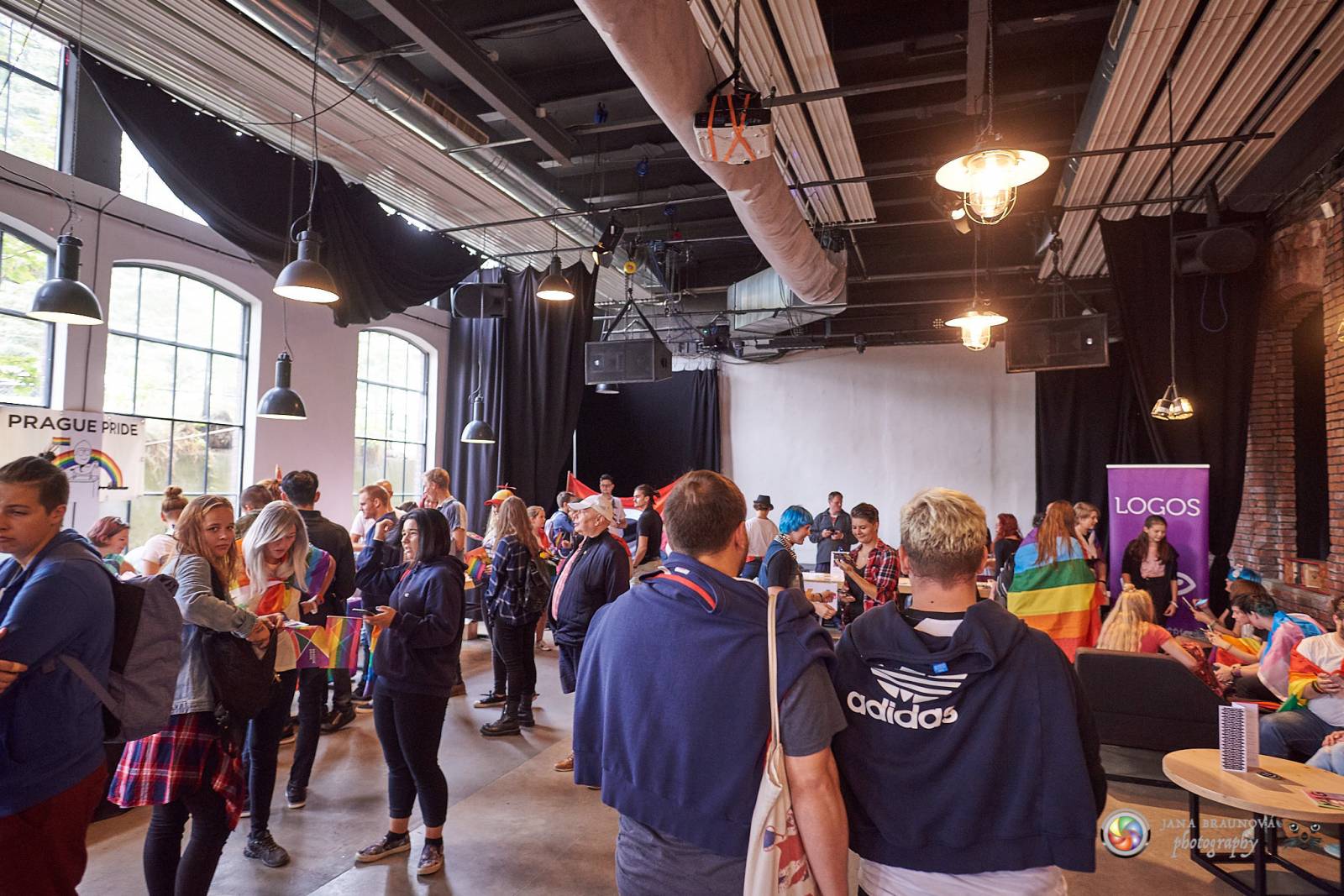 Pilsen Pride podruhé: Duhový průvod prošel Plzní, narušili ho demonstranti