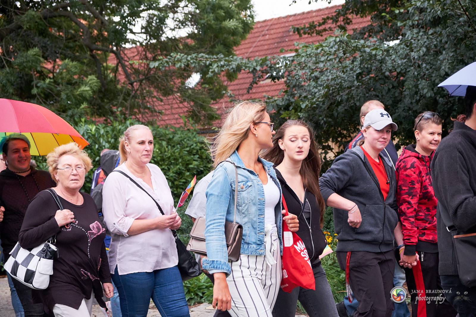 Pilsen Pride podruhé: Duhový průvod prošel Plzní, narušili ho demonstranti