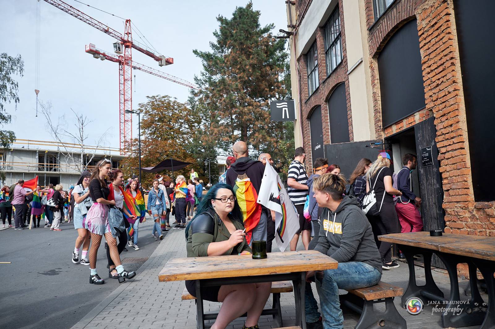 Pilsen Pride podruhé: Duhový průvod prošel Plzní, narušili ho demonstranti