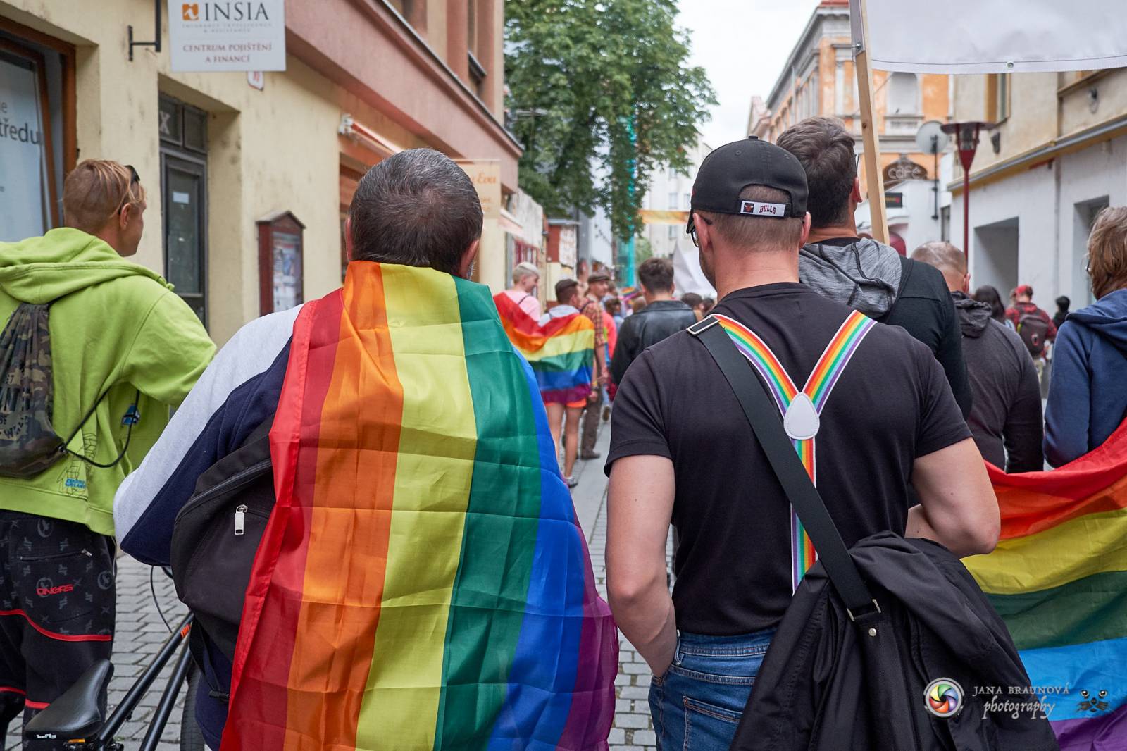 Pilsen Pride podruhé: Duhový průvod prošel Plzní, narušili ho demonstranti