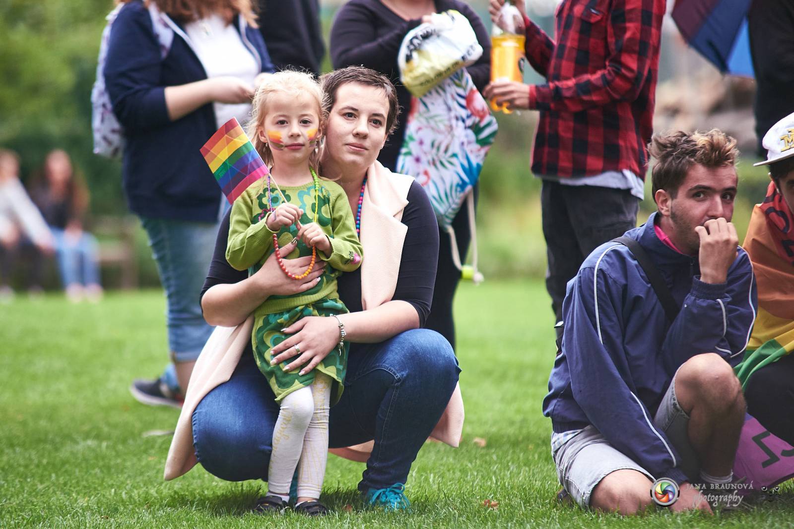 Pilsen Pride podruhé: Duhový průvod prošel Plzní, narušili ho demonstranti