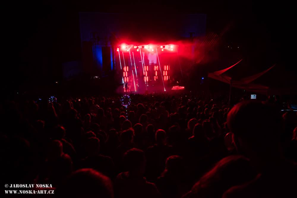 Radiofest v Ústí nad Labem: Finále programu obstarali Jelen a Mandrage s pompézní show 