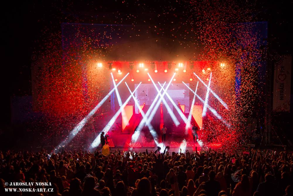 Radiofest v Ústí nad Labem: Finále programu obstarali Jelen a Mandrage s pompézní show 