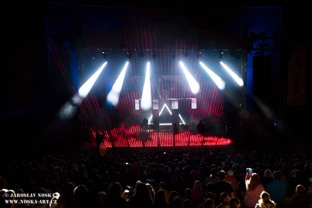 Radiofest v Ústí nad Labem: Finále programu obstarali Jelen a Mandrage s pompézní show 