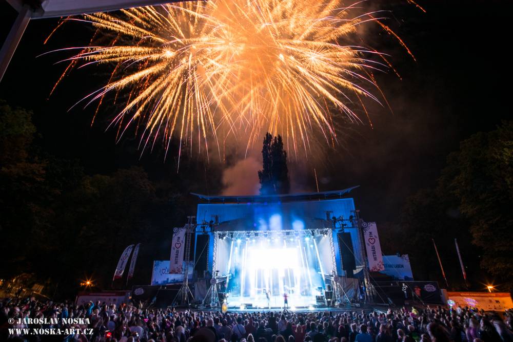 Radiofest v Ústí nad Labem: Finále programu obstarali Jelen a Mandrage s pompézní show 