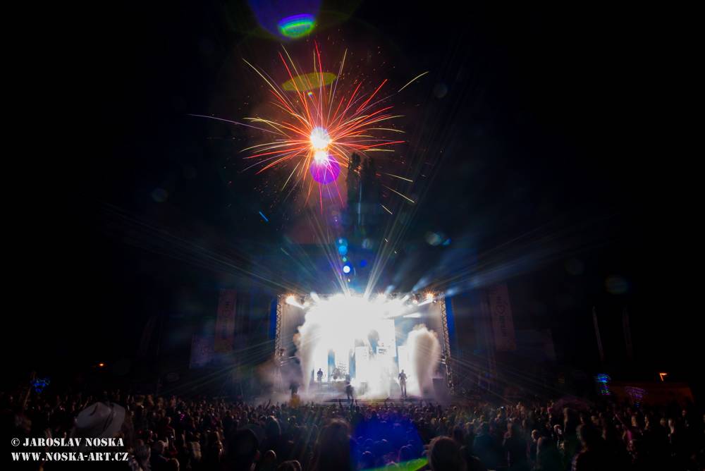 Radiofest v Ústí nad Labem: Finále programu obstarali Jelen a Mandrage s pompézní show 