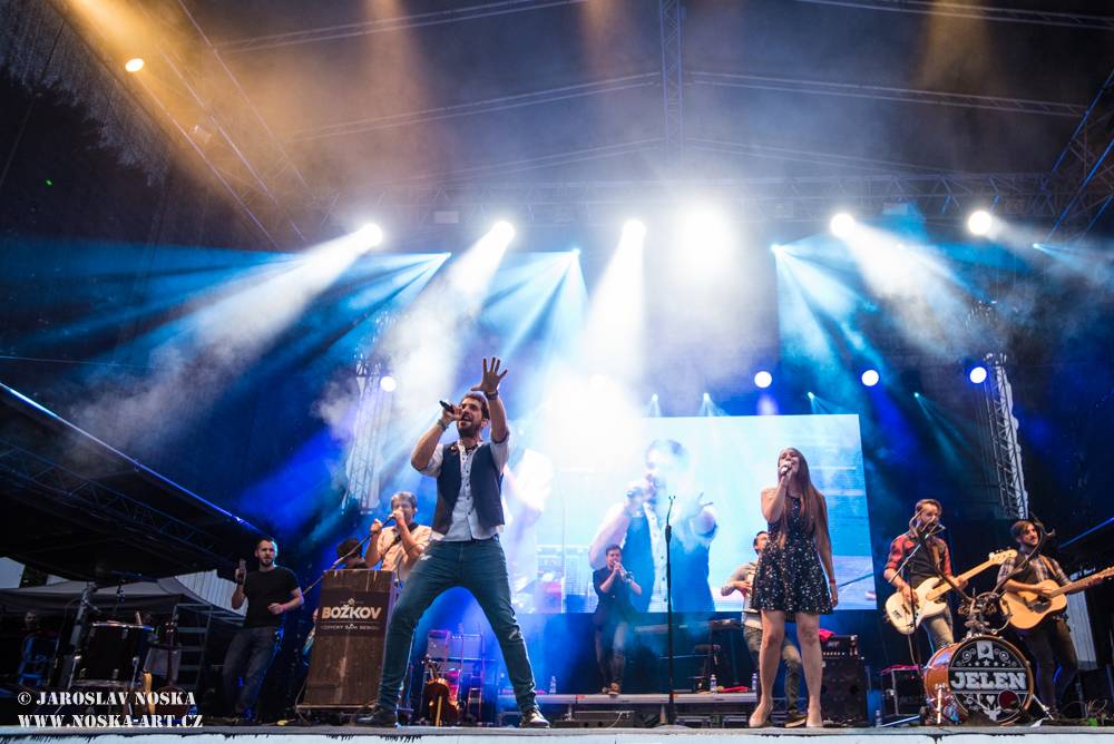 Radiofest v Ústí nad Labem: Finále programu obstarali Jelen a Mandrage s pompézní show 