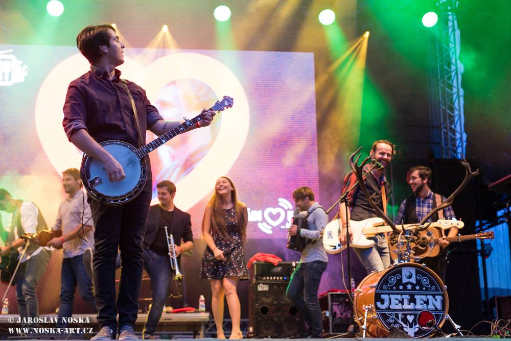 Radiofest v Ústí nad Labem: Finále programu obstarali Jelen a Mandrage s pompézní show 