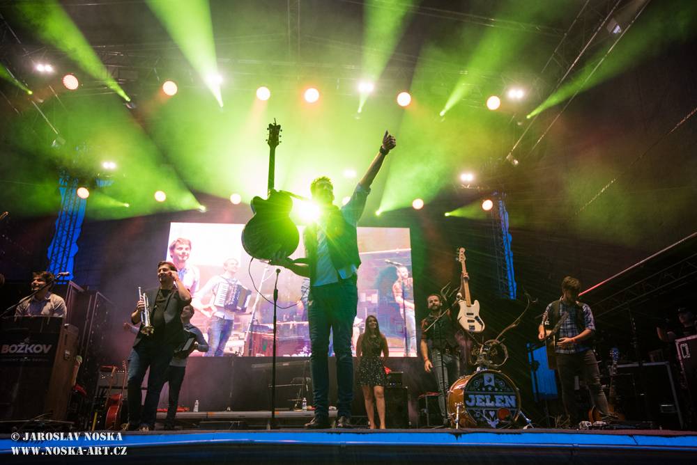 Radiofest v Ústí nad Labem: Finále programu obstarali Jelen a Mandrage s pompézní show 