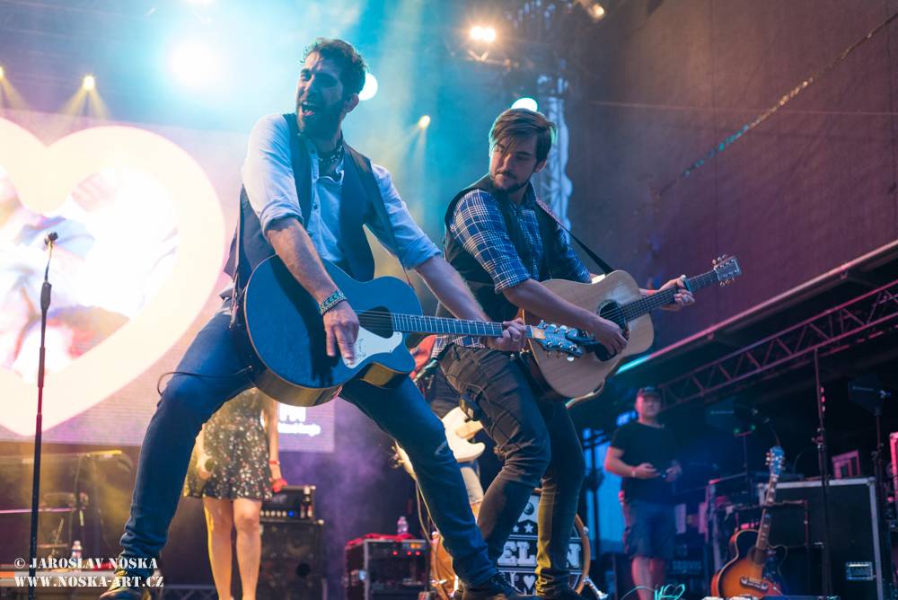 Radiofest v Ústí nad Labem: Finále programu obstarali Jelen a Mandrage s pompézní show 