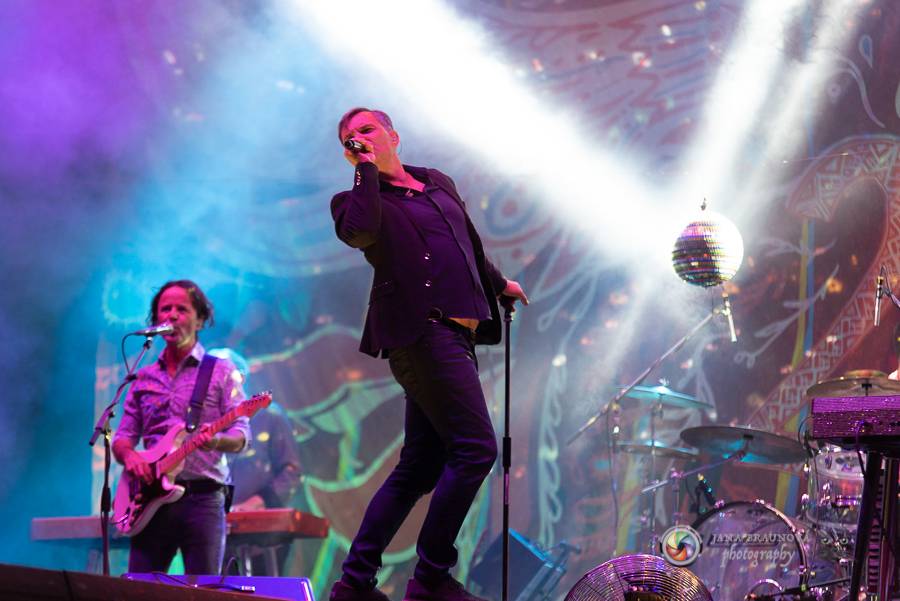 Létofest pokračuje v Plzni: První den odráželi nápor deště Chinaski, Mig 21 i BSP