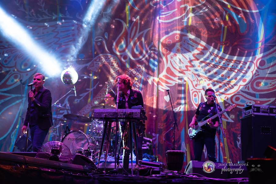 Létofest pokračuje v Plzni: První den odráželi nápor deště Chinaski, Mig 21 i BSP