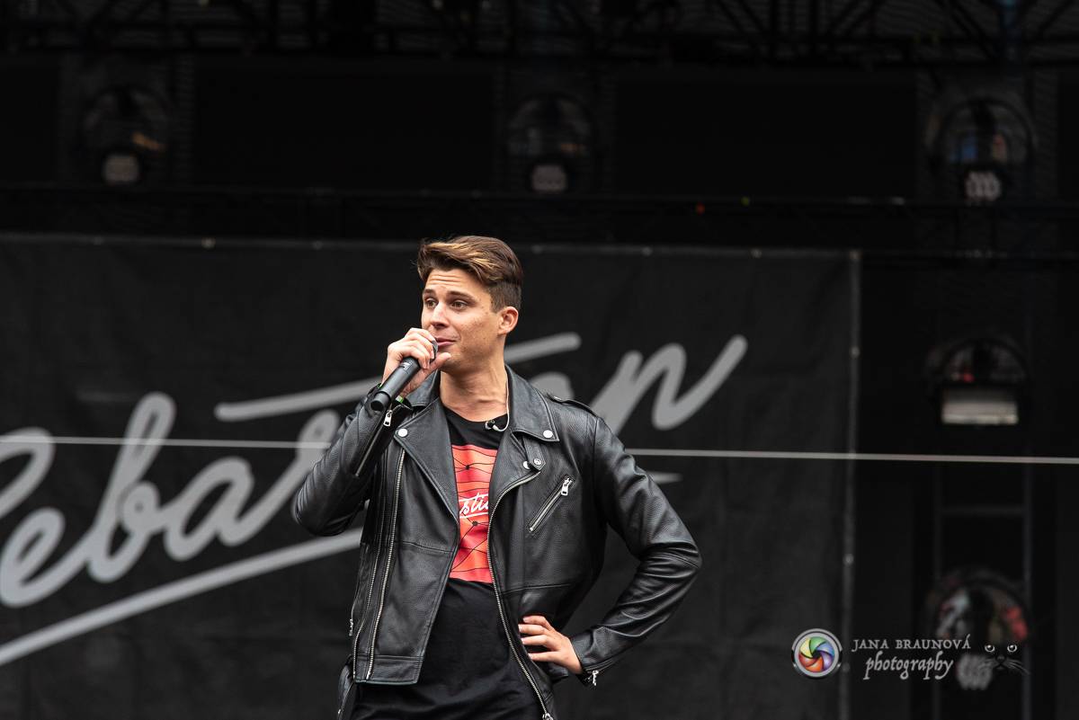 Promočený Létofest v Plzni rozpálili Kabát a Wanastowi Vjecy, Anna K. rozdávala pozitivní energii