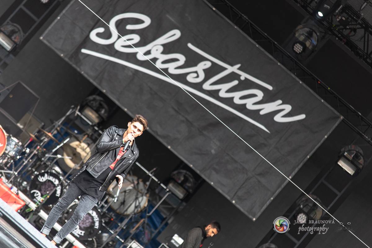 Promočený Létofest v Plzni rozpálili Kabát a Wanastowi Vjecy, Anna K. rozdávala pozitivní energii