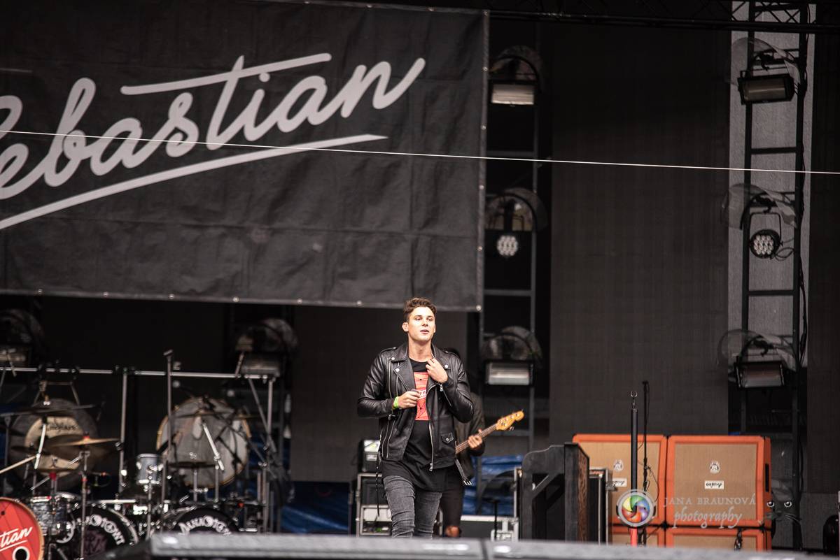 Promočený Létofest v Plzni rozpálili Kabát a Wanastowi Vjecy, Anna K. rozdávala pozitivní energii