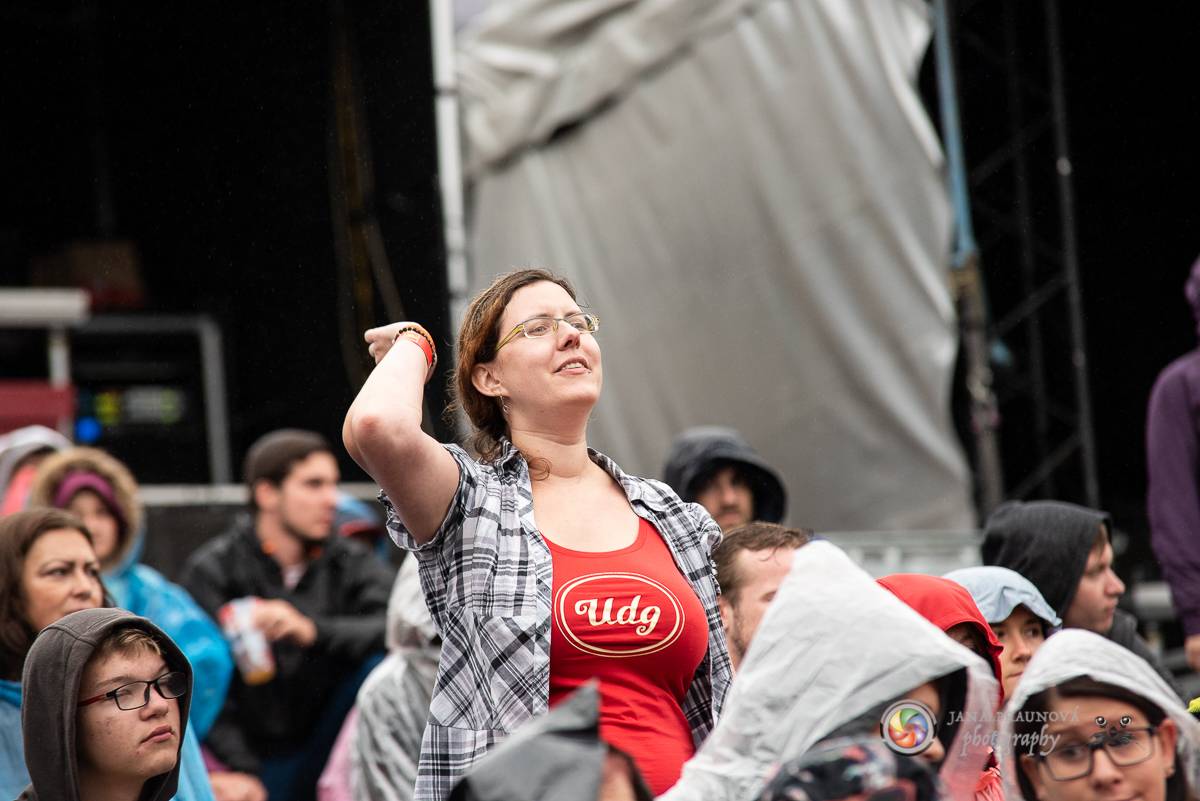 Promočený Létofest v Plzni rozpálili Kabát a Wanastowi Vjecy, Anna K. rozdávala pozitivní energii