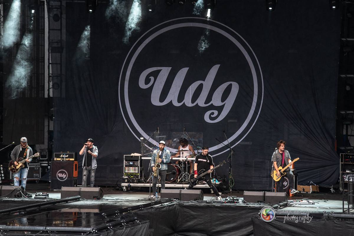 Promočený Létofest v Plzni rozpálili Kabát a Wanastowi Vjecy, Anna K. rozdávala pozitivní energii