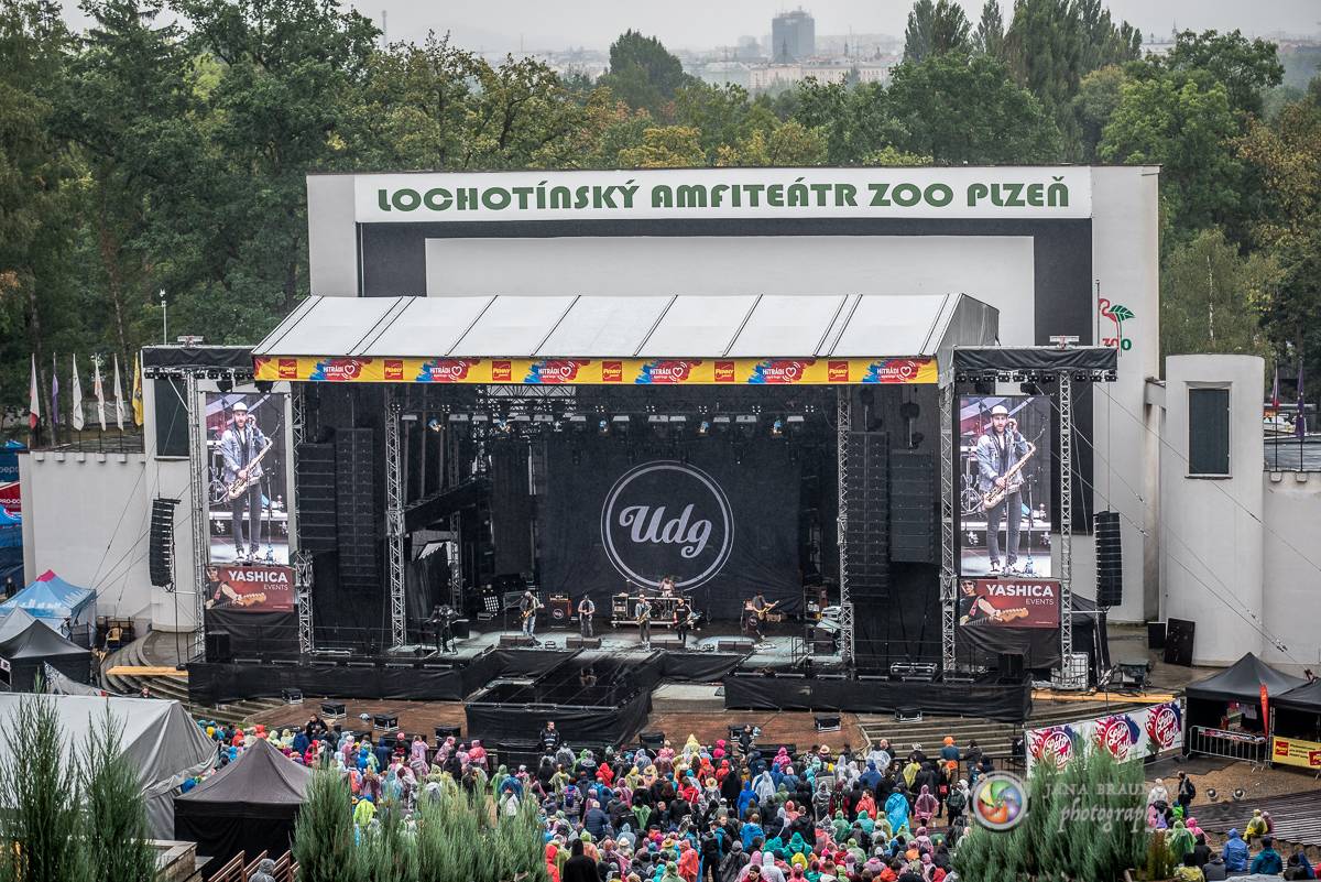 Promočený Létofest v Plzni rozpálili Kabát a Wanastowi Vjecy, Anna K. rozdávala pozitivní energii