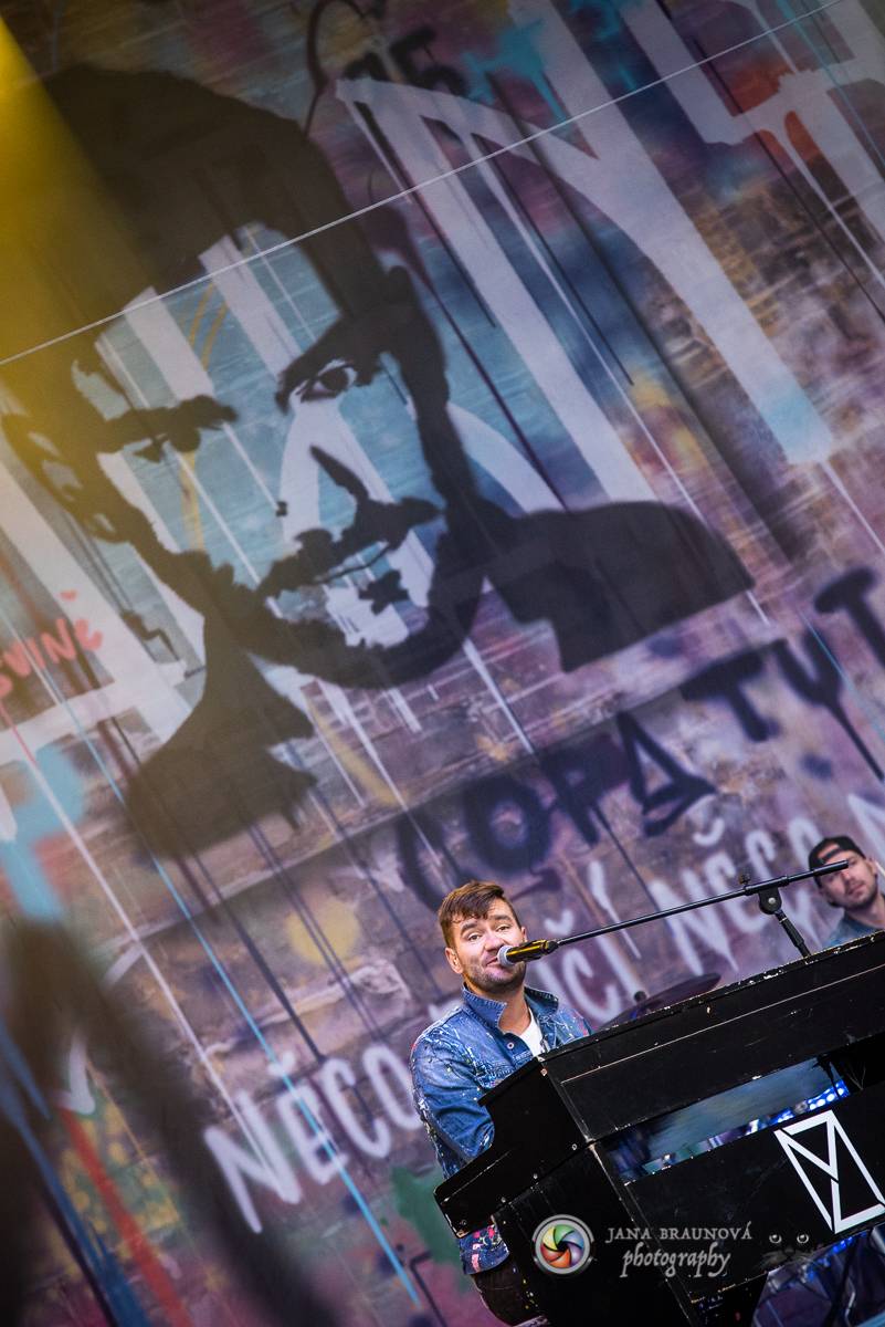 Promočený Létofest v Plzni rozpálili Kabát a Wanastowi Vjecy, Anna K. rozdávala pozitivní energii