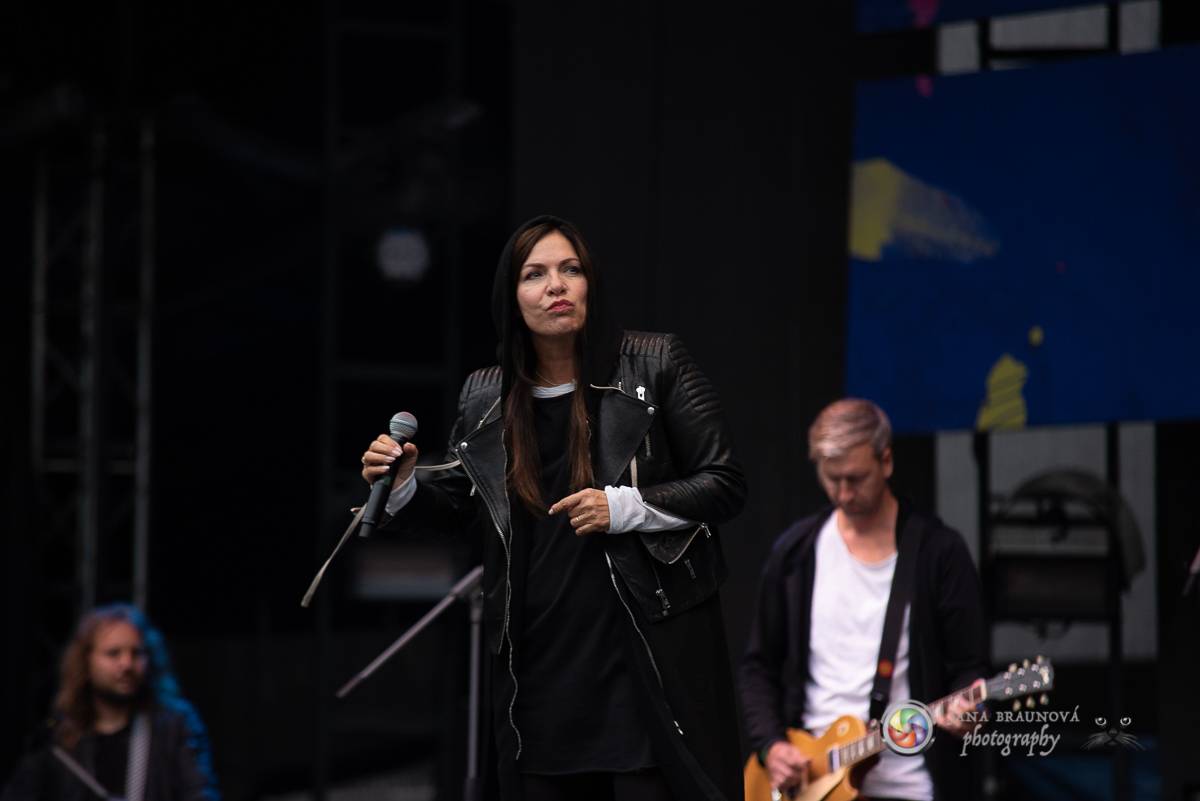 Promočený Létofest v Plzni rozpálili Kabát a Wanastowi Vjecy, Anna K. rozdávala pozitivní energii