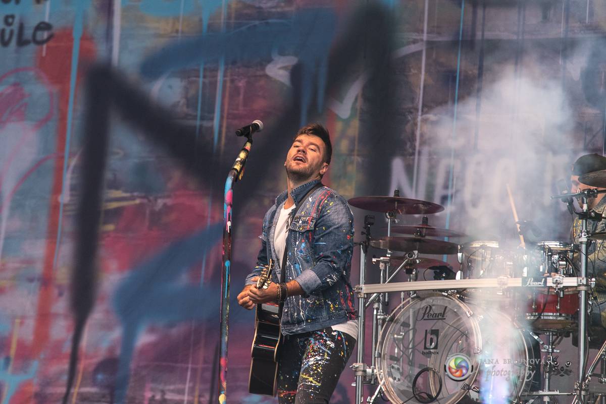 Promočený Létofest v Plzni rozpálili Kabát a Wanastowi Vjecy, Anna K. rozdávala pozitivní energii