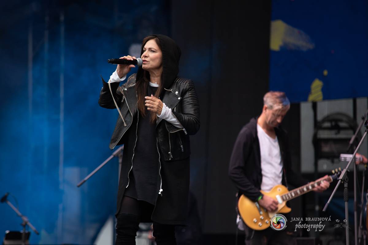 Promočený Létofest v Plzni rozpálili Kabát a Wanastowi Vjecy, Anna K. rozdávala pozitivní energii