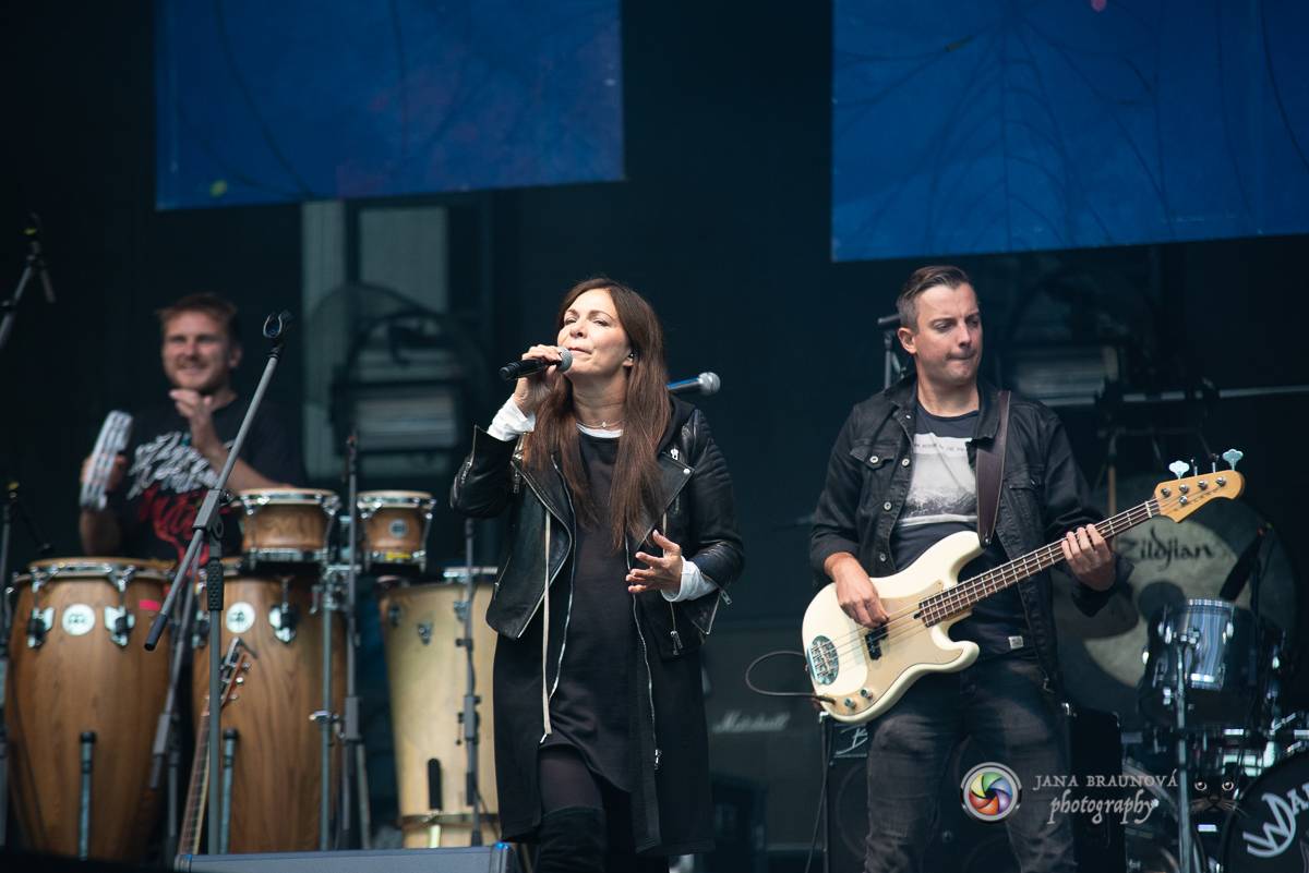 Promočený Létofest v Plzni rozpálili Kabát a Wanastowi Vjecy, Anna K. rozdávala pozitivní energii