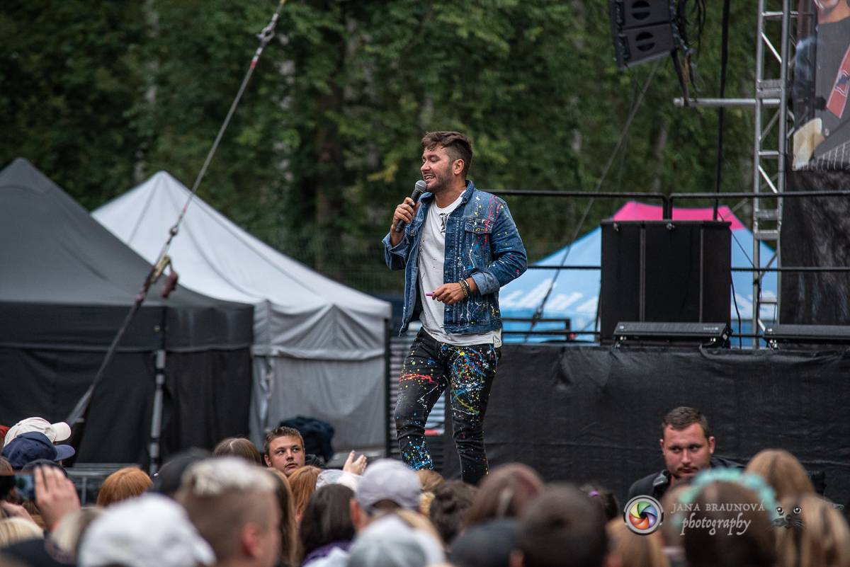 Promočený Létofest v Plzni rozpálili Kabát a Wanastowi Vjecy, Anna K. rozdávala pozitivní energii