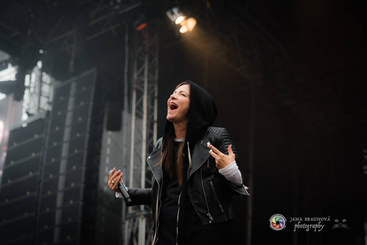 Promočený Létofest v Plzni rozpálili Kabát a Wanastowi Vjecy, Anna K. rozdávala pozitivní energii