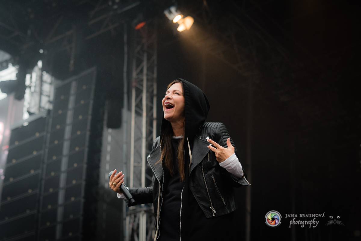 Promočený Létofest v Plzni rozpálili Kabát a Wanastowi Vjecy, Anna K. rozdávala pozitivní energii