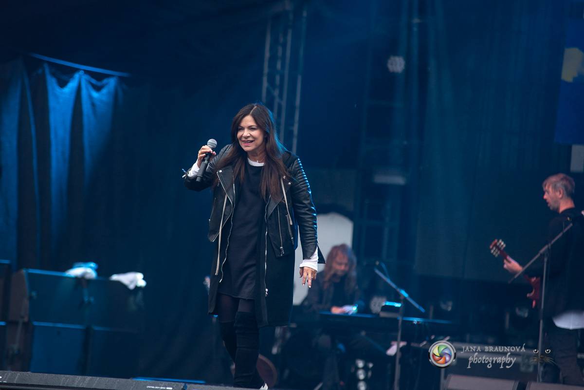 Promočený Létofest v Plzni rozpálili Kabát a Wanastowi Vjecy, Anna K. rozdávala pozitivní energii