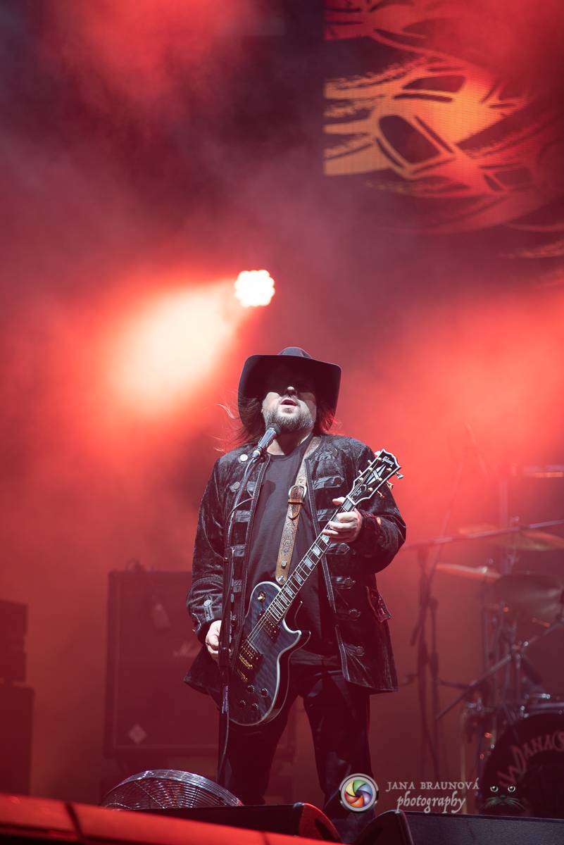 Promočený Létofest v Plzni rozpálili Kabát a Wanastowi Vjecy, Anna K. rozdávala pozitivní energii