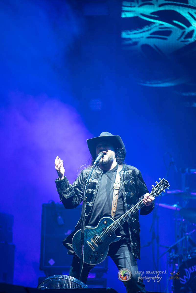 Promočený Létofest v Plzni rozpálili Kabát a Wanastowi Vjecy, Anna K. rozdávala pozitivní energii