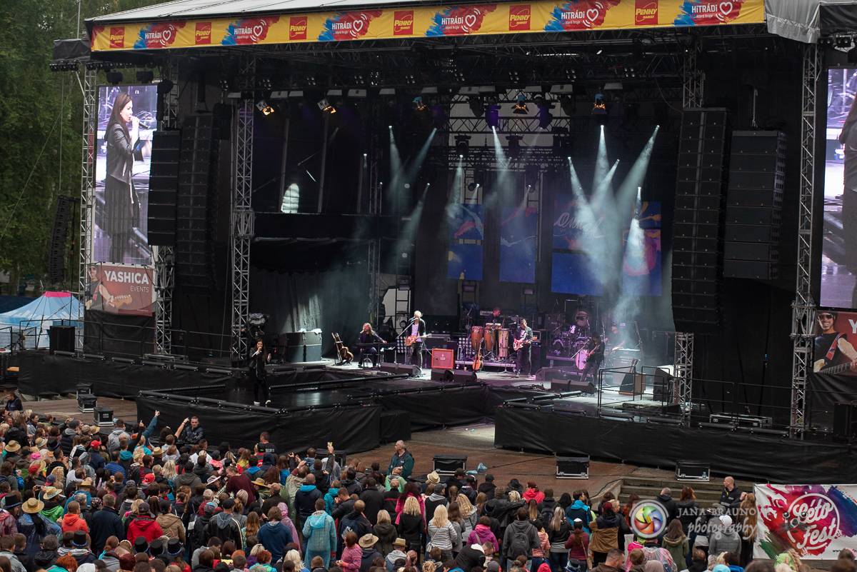 Promočený Létofest v Plzni rozpálili Kabát a Wanastowi Vjecy, Anna K. rozdávala pozitivní energii