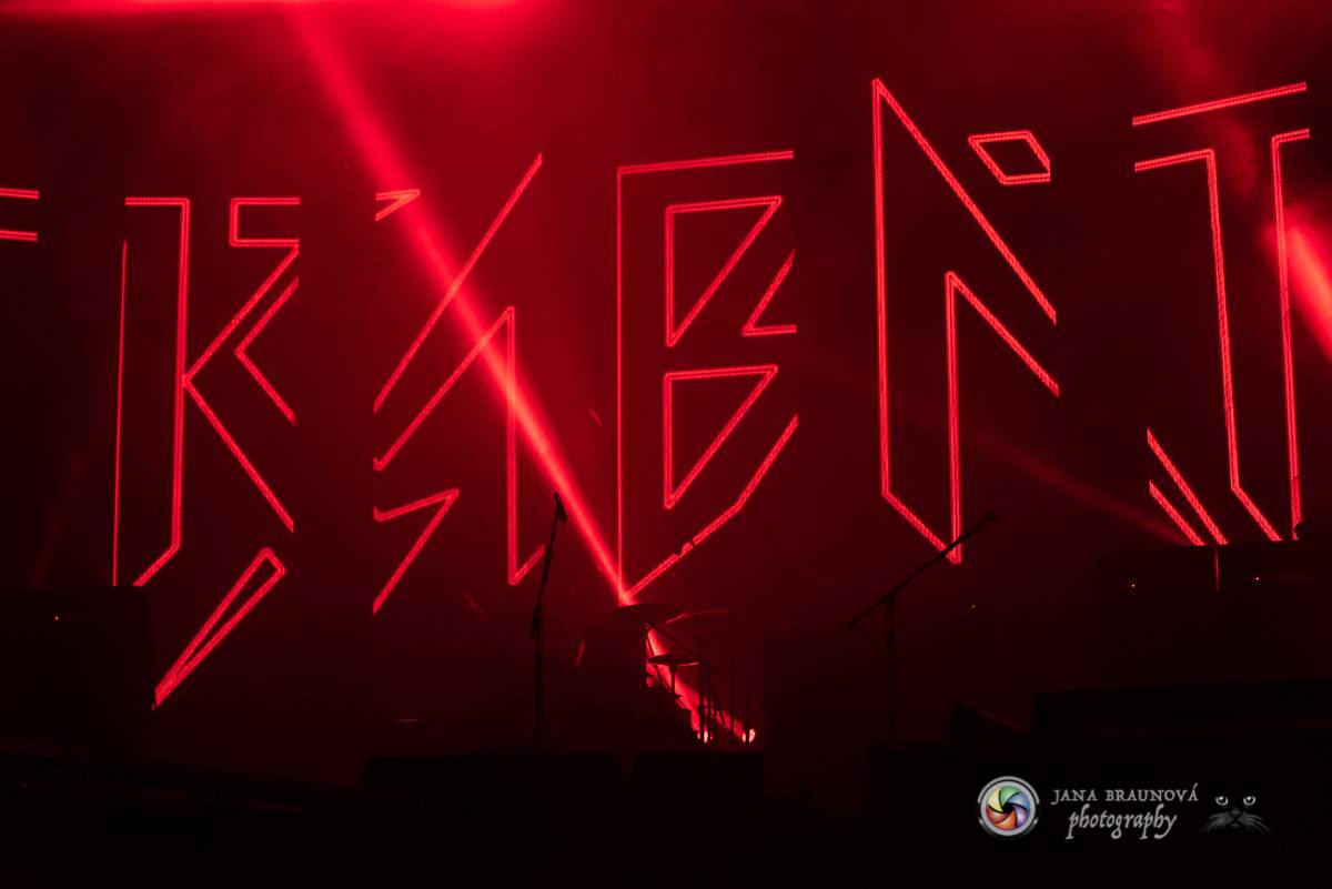 Promočený Létofest v Plzni rozpálili Kabát a Wanastowi Vjecy, Anna K. rozdávala pozitivní energii