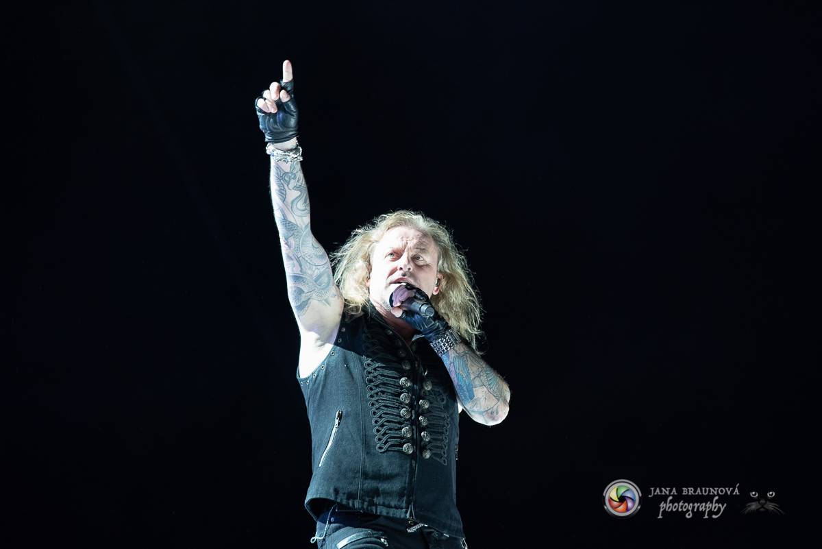 Promočený Létofest v Plzni rozpálili Kabát a Wanastowi Vjecy, Anna K. rozdávala pozitivní energii