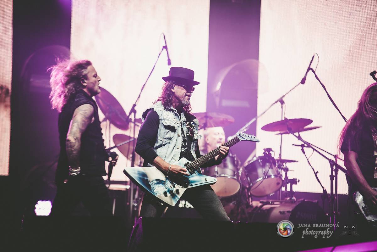 Promočený Létofest v Plzni rozpálili Kabát a Wanastowi Vjecy, Anna K. rozdávala pozitivní energii