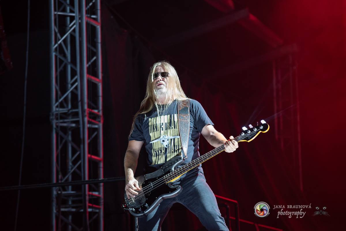 Promočený Létofest v Plzni rozpálili Kabát a Wanastowi Vjecy, Anna K. rozdávala pozitivní energii