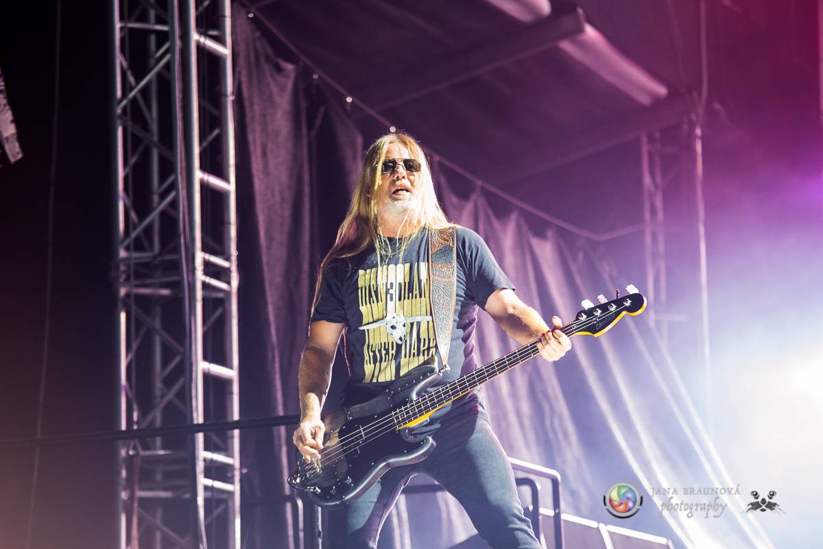 Promočený Létofest v Plzni rozpálili Kabát a Wanastowi Vjecy, Anna K. rozdávala pozitivní energii