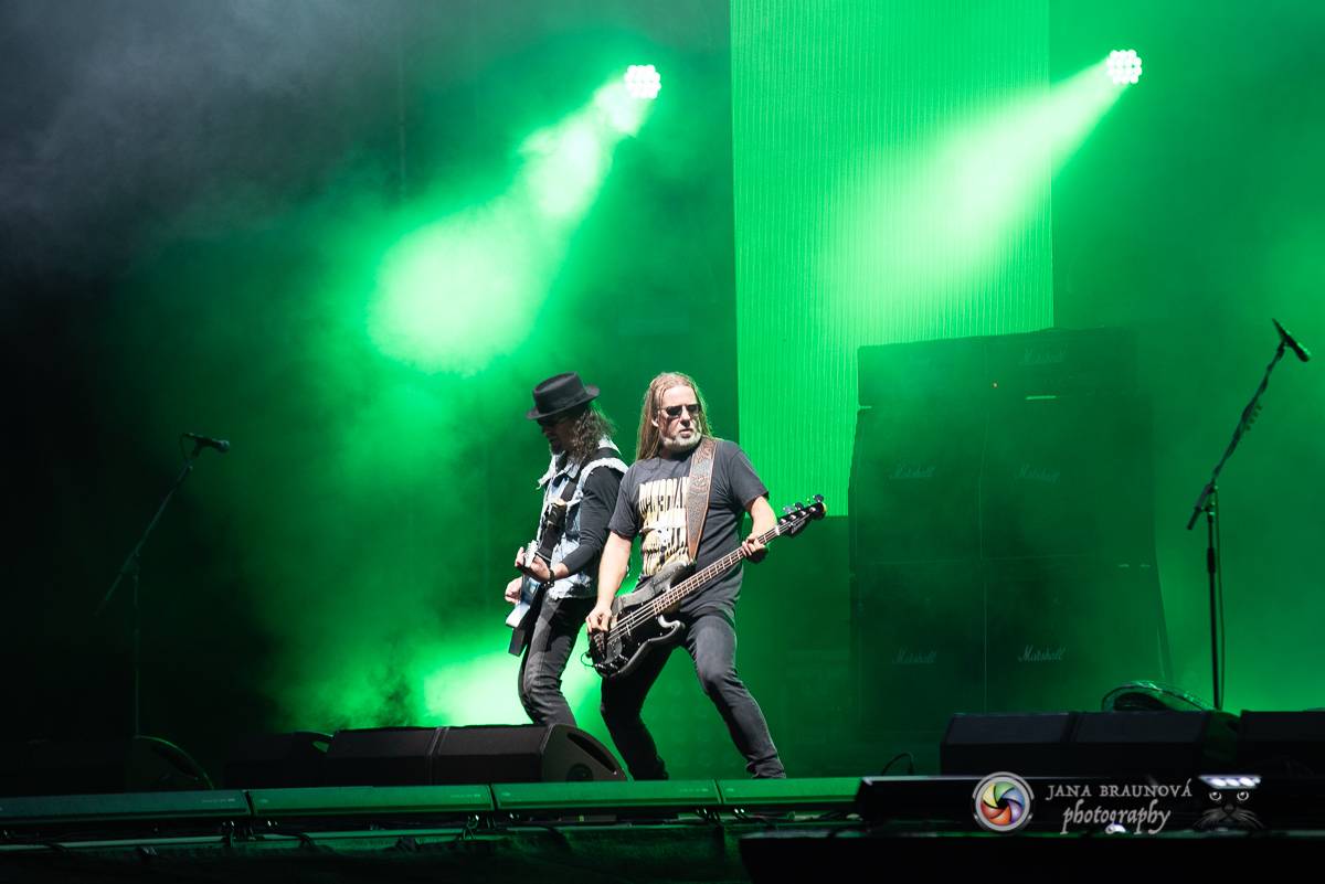 Promočený Létofest v Plzni rozpálili Kabát a Wanastowi Vjecy, Anna K. rozdávala pozitivní energii