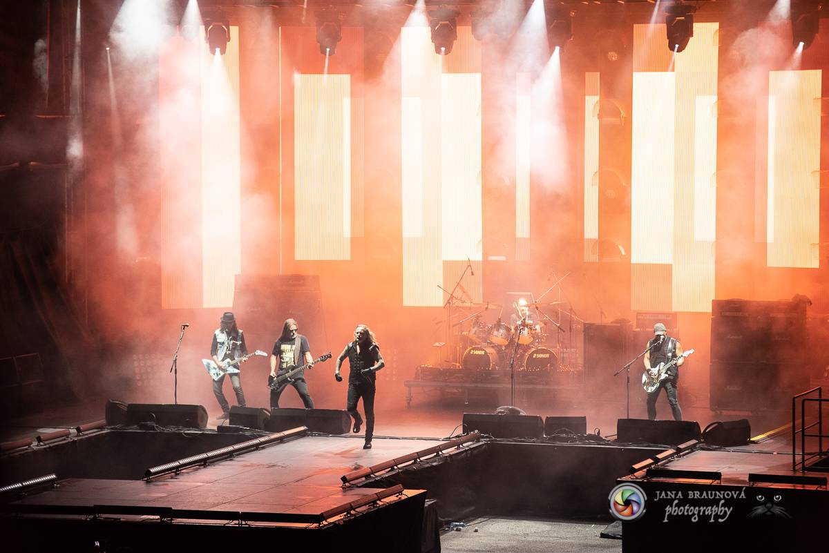 Promočený Létofest v Plzni rozpálili Kabát a Wanastowi Vjecy, Anna K. rozdávala pozitivní energii