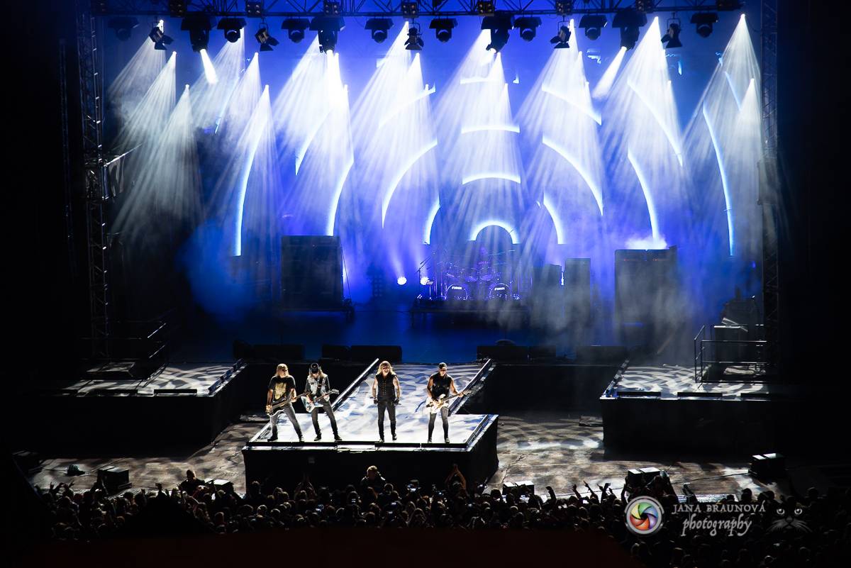 Promočený Létofest v Plzni rozpálili Kabát a Wanastowi Vjecy, Anna K. rozdávala pozitivní energii