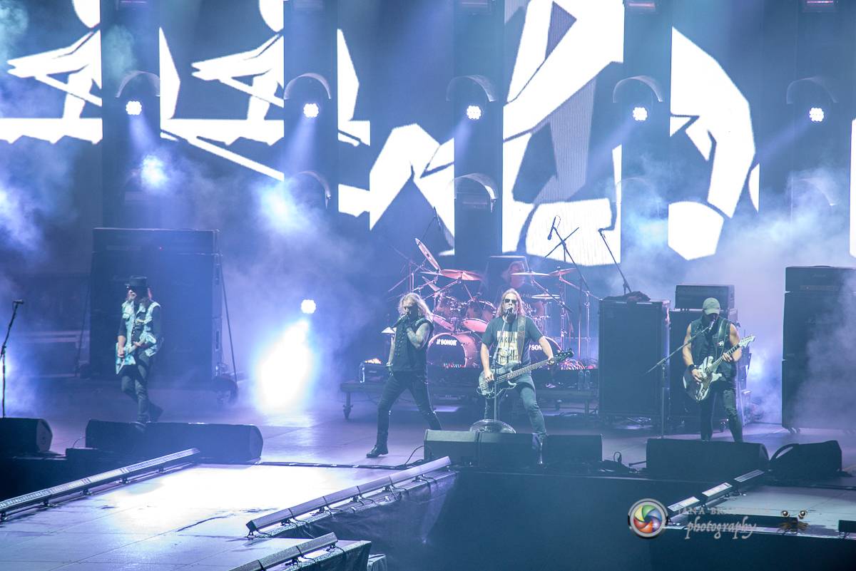 Promočený Létofest v Plzni rozpálili Kabát a Wanastowi Vjecy, Anna K. rozdávala pozitivní energii