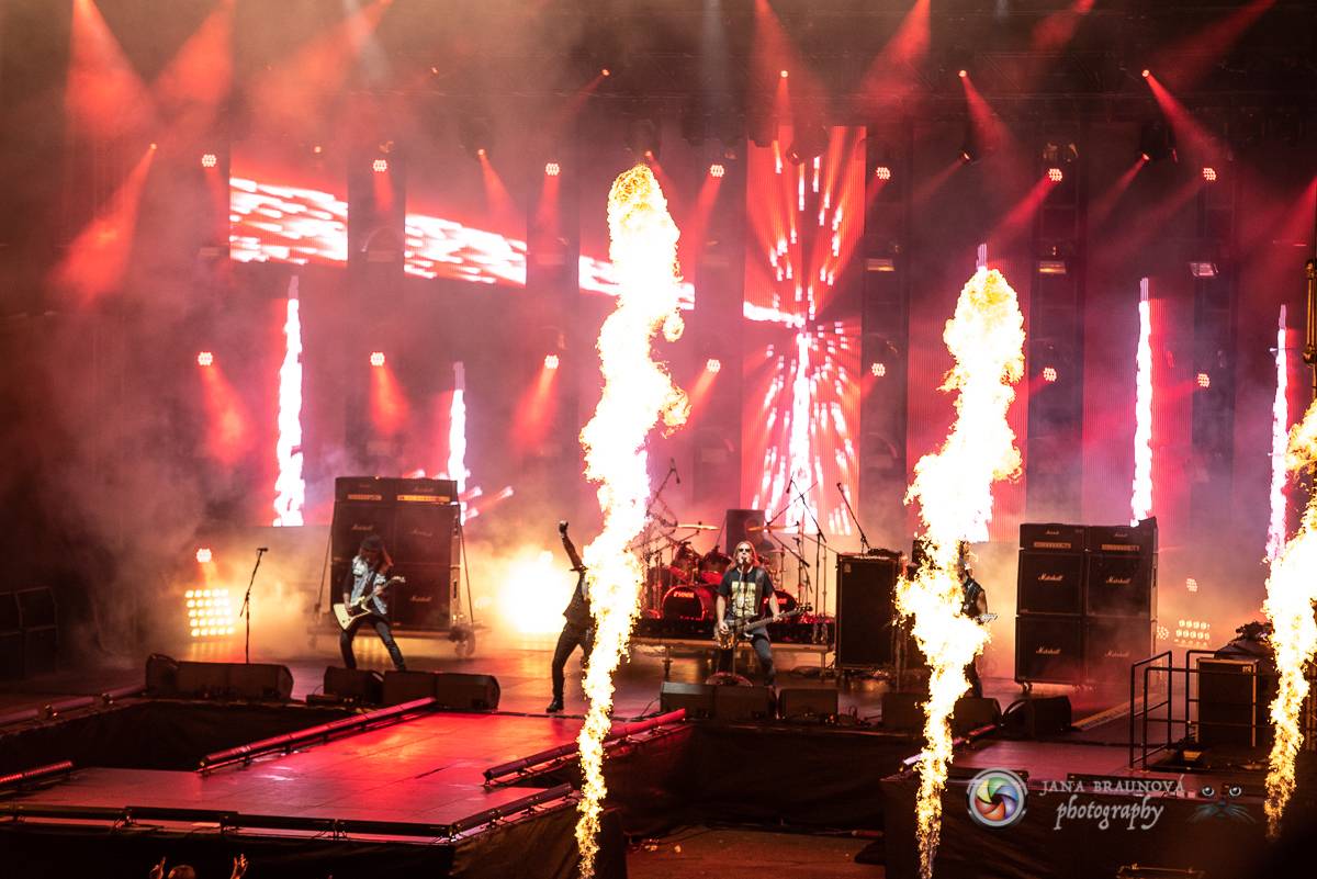 Promočený Létofest v Plzni rozpálili Kabát a Wanastowi Vjecy, Anna K. rozdávala pozitivní energii