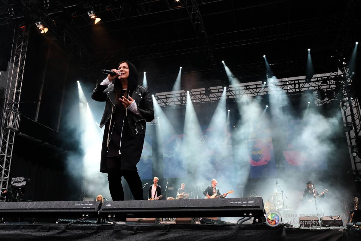 Promočený Létofest v Plzni rozpálili Kabát a Wanastowi Vjecy, Anna K. rozdávala pozitivní energii