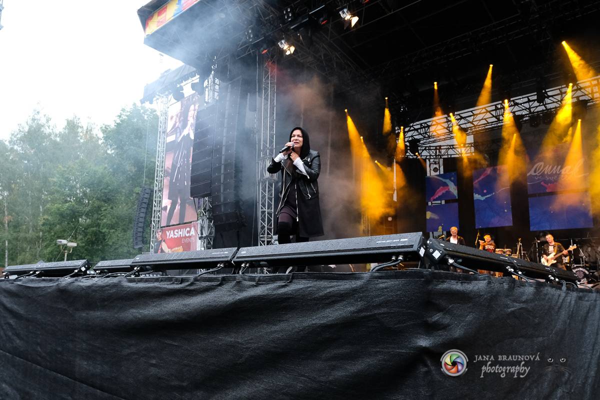 Promočený Létofest v Plzni rozpálili Kabát a Wanastowi Vjecy, Anna K. rozdávala pozitivní energii