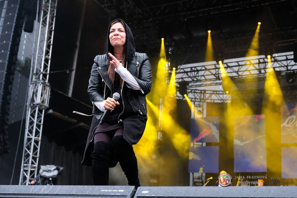 Promočený Létofest v Plzni rozpálili Kabát a Wanastowi Vjecy, Anna K. rozdávala pozitivní energii
