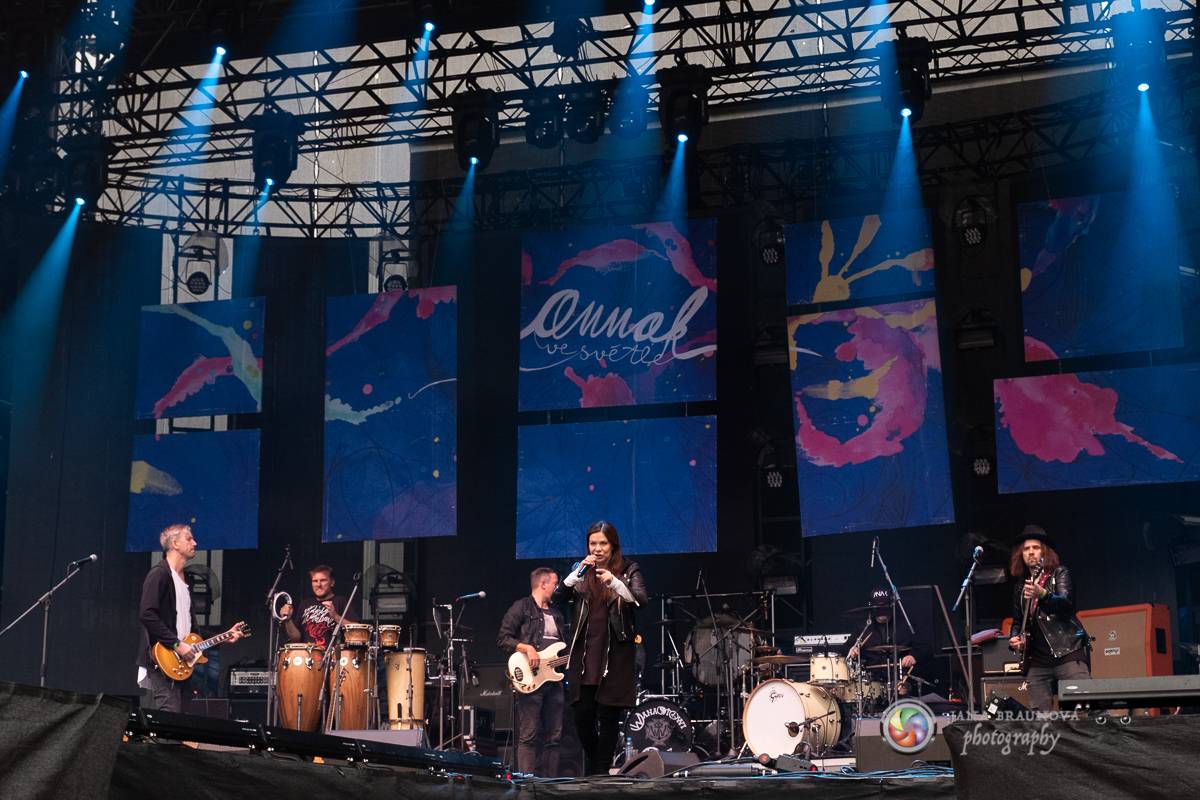 Promočený Létofest v Plzni rozpálili Kabát a Wanastowi Vjecy, Anna K. rozdávala pozitivní energii